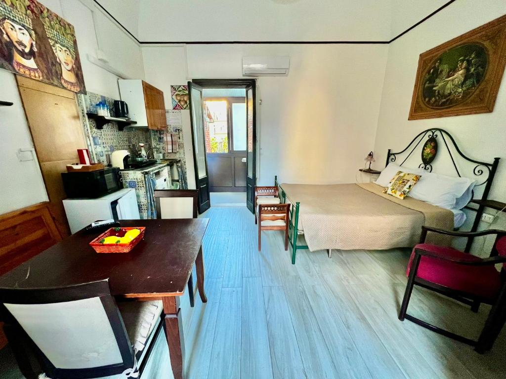 Independent Apartment in the Center of Catania - 3