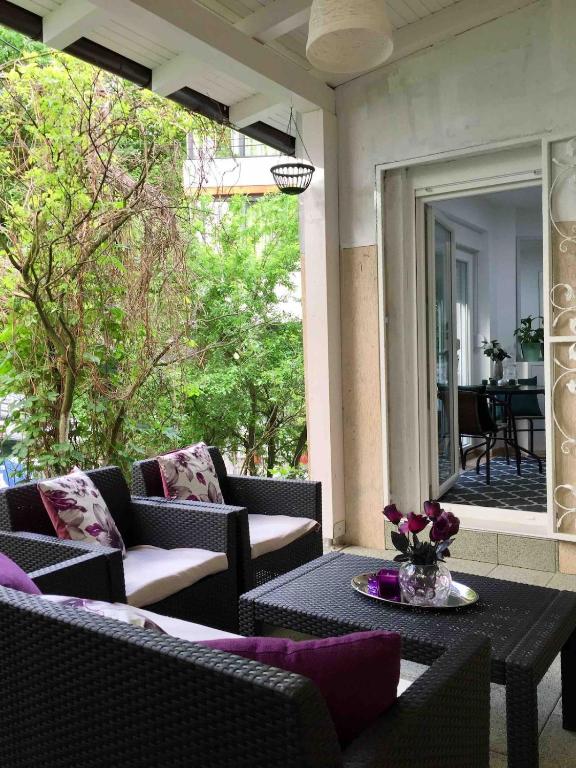 Apartment Center 400 m from National Theatre - 4
