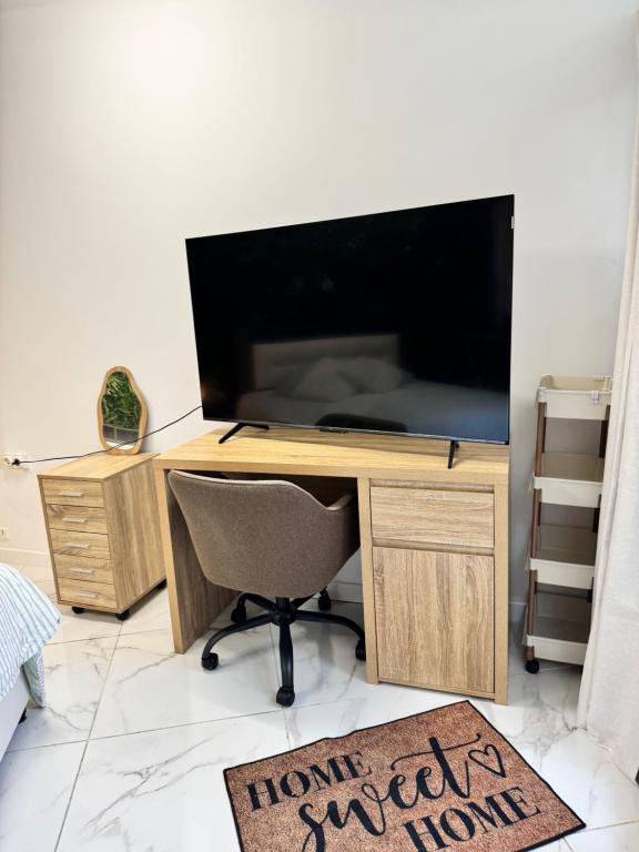 Modern suite with jacuzzi - 5