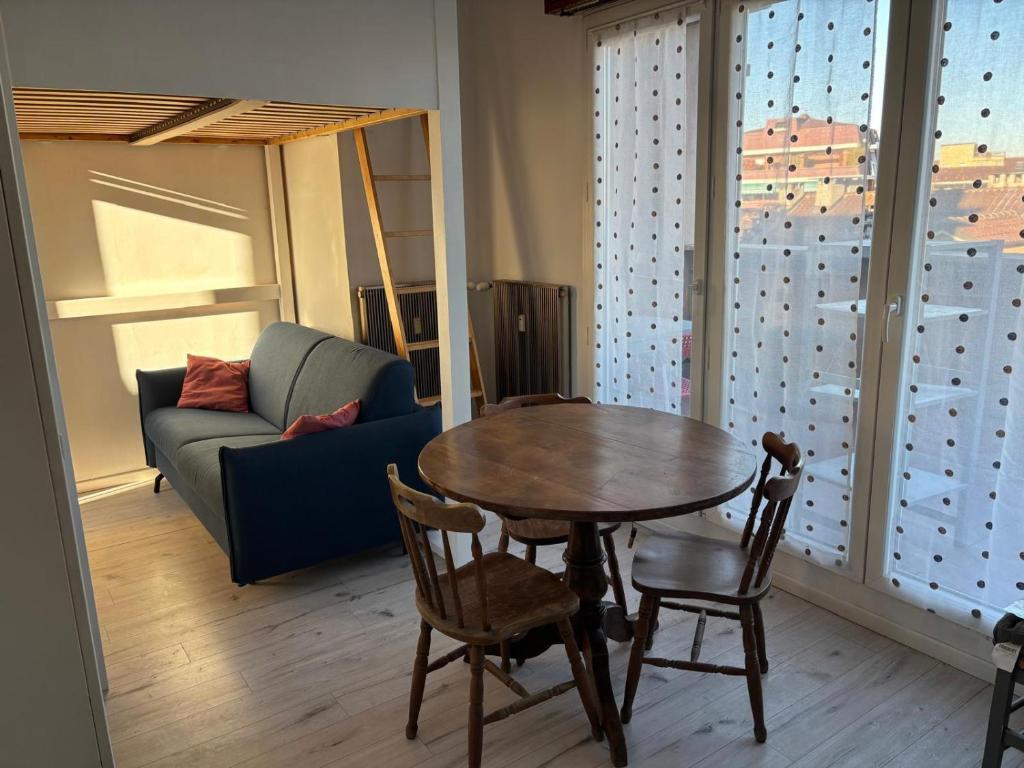 Appartamento con ampio terrazzo - 3