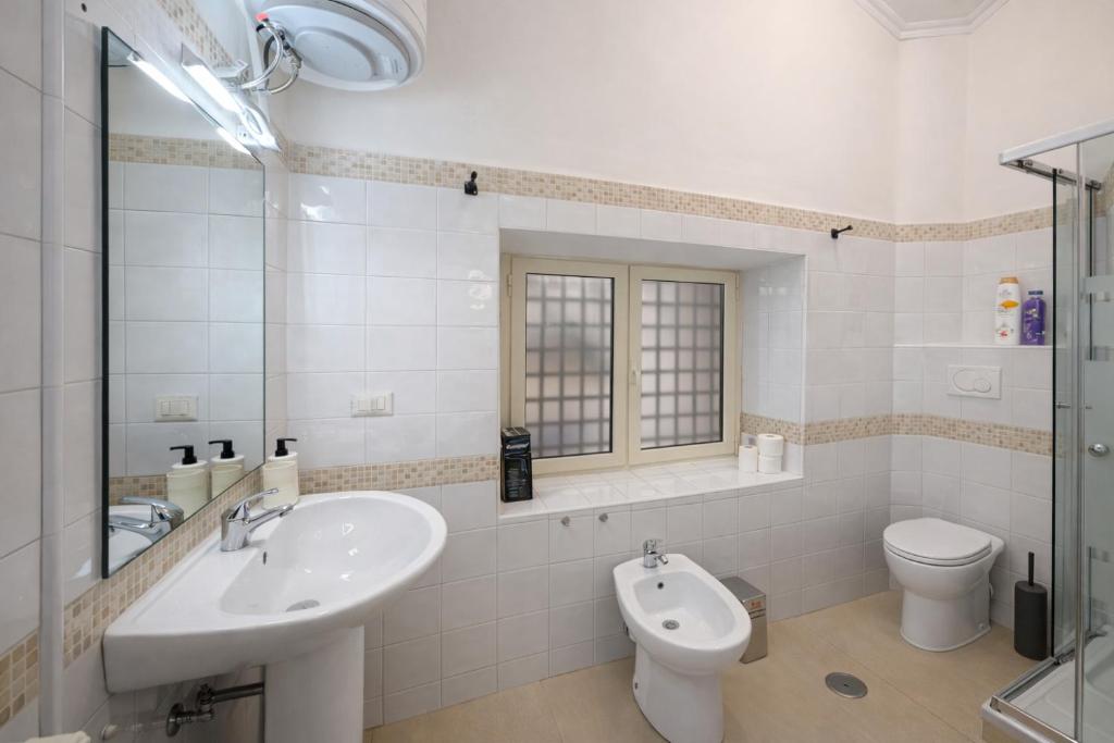 Colosseo Apartment 1 min Metro Vittorio Emanuele - 5