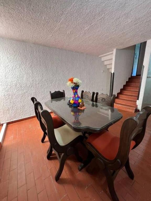 Casa Amplia de 3 Pisos - 3 Habitaciones - Zona Verde de Bucaramanga - 5