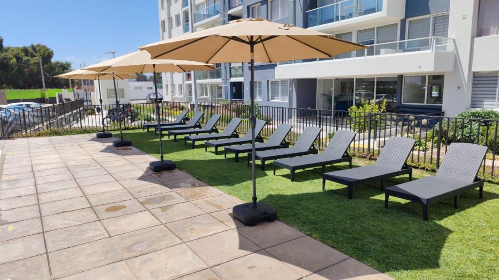 Bello departamento familiar nuevo en La Serena vista al mar, piso 4 con ascensor, malla de seguridad anticaída, piscina, estacionamiento gratuito, regalo de bienvenida, a pasos del Faro - 4