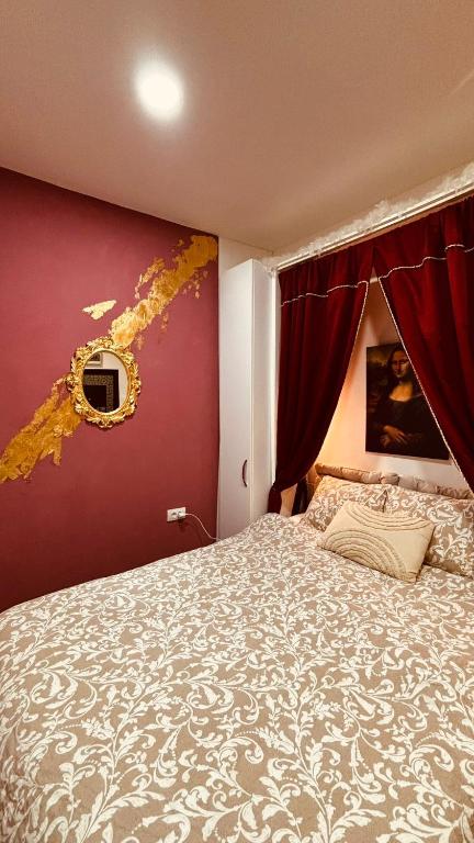 Central Market Apartment ! - 1