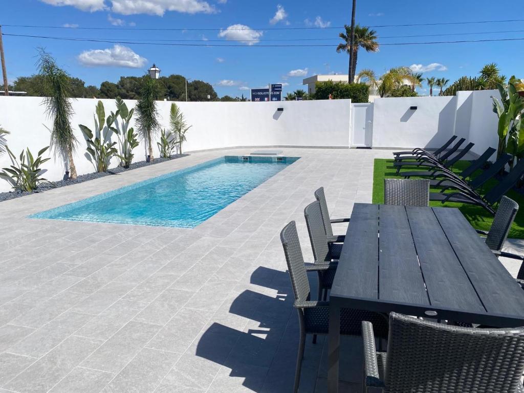 Villa Blanca Azul - Private Pool and Garden, Terrace with Sea Views - 5