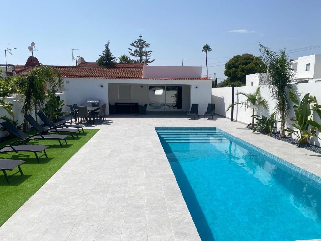 Villa Blanca Azul - Private Pool and Garden, Terrace with Sea Views - 2
