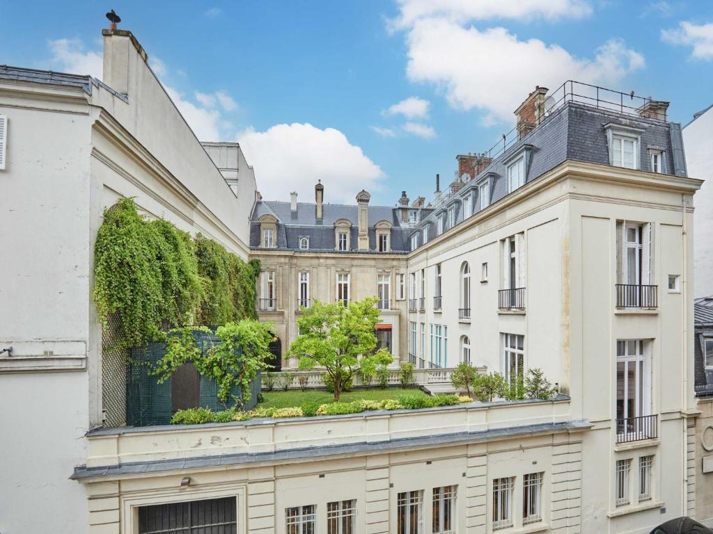 Superb Flat Heart 8th District Matignon St Honoré - 5