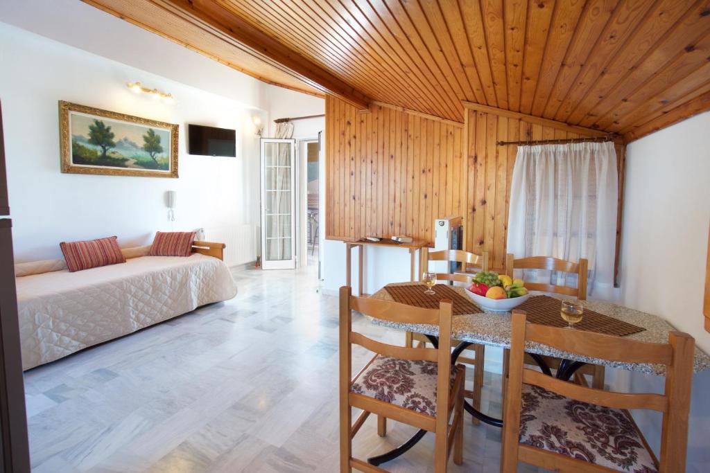 Diamanto Complex — Hotel rooms in Karavomylos, Ionian Islands