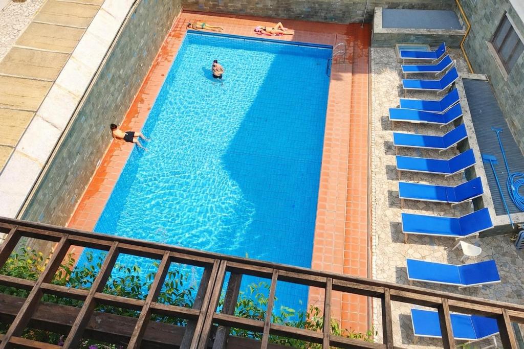 POOL-Balcony-JACUZZi-AirCond-Wifi-Luxury Apartment - 5
