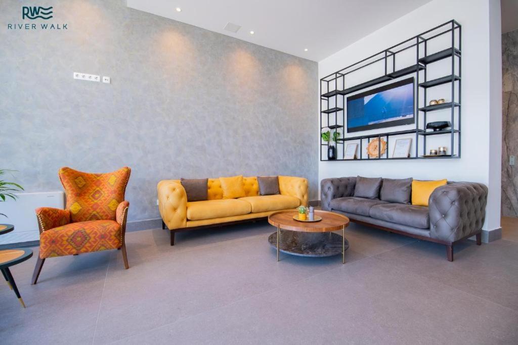 River walk Apartment 217 - 3