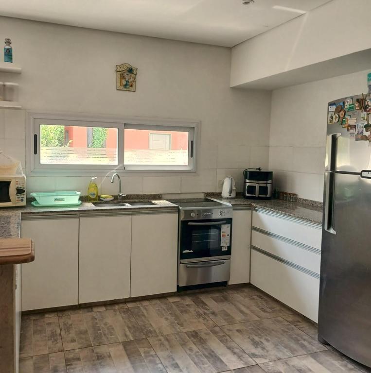 Casa con pileta en barrio privado - 4