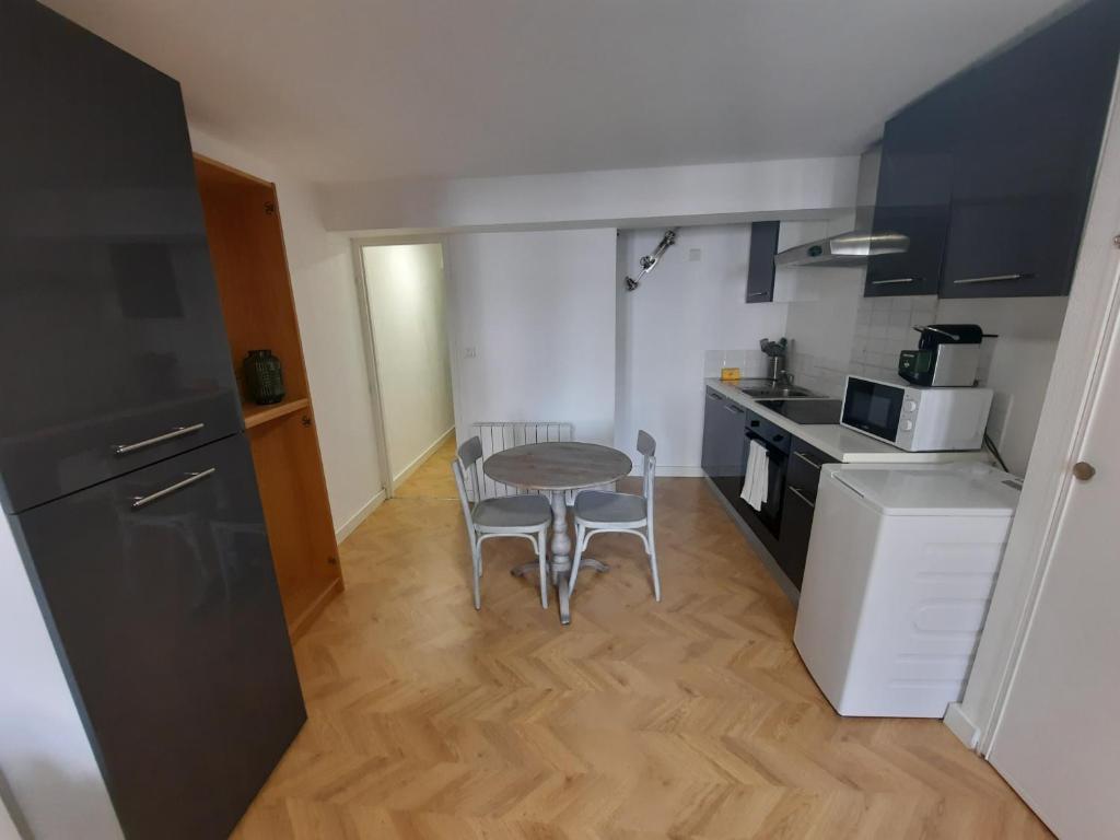 Le Crébillon - 30m2, 2 Prs, 1 Ch, Centre ville - 2