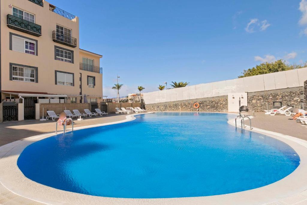 Spacious 3BR Condo With Pool, Wifi & Near Beach - 1