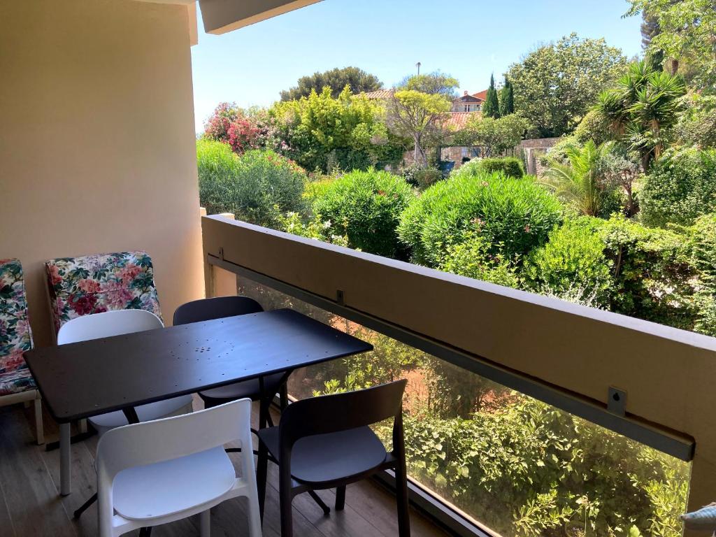 Bandol AZUR - 2 chambres, balcon, bord de mer, wifi, climatisé et parking privé - 2