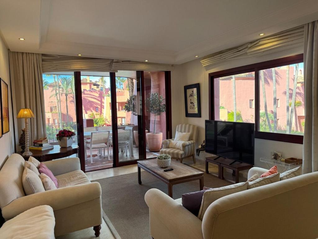 Modern central 4 bed apartment - 5