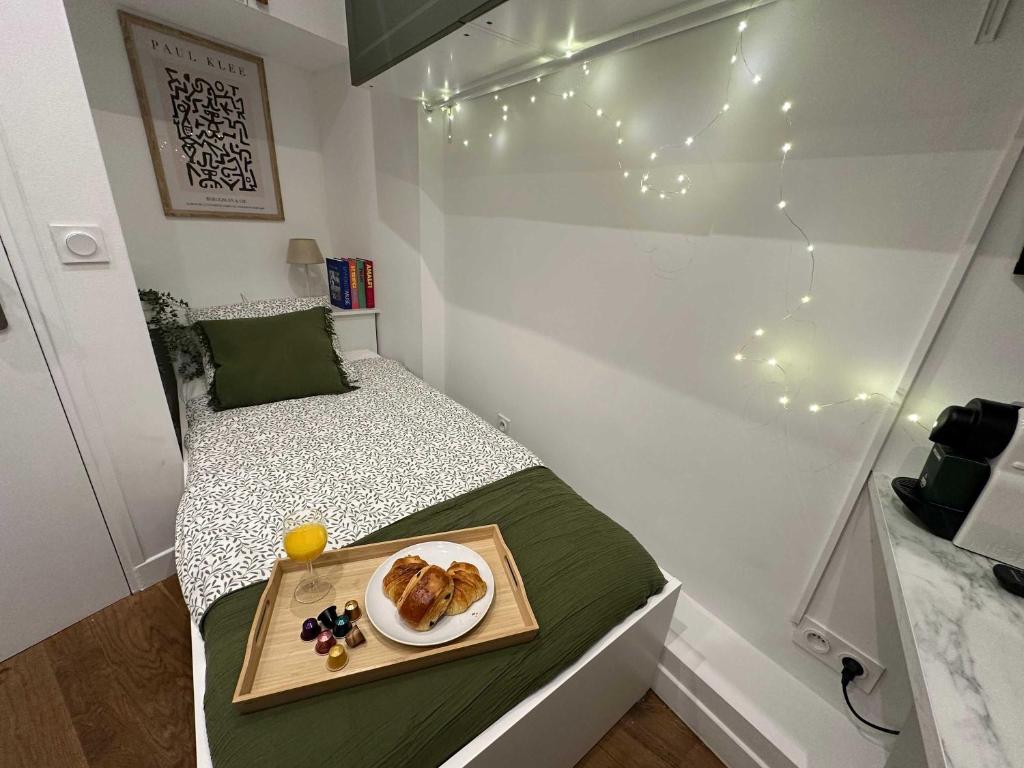 326 New Suite Hugo - Tiny Apartment Paris Center - 2
