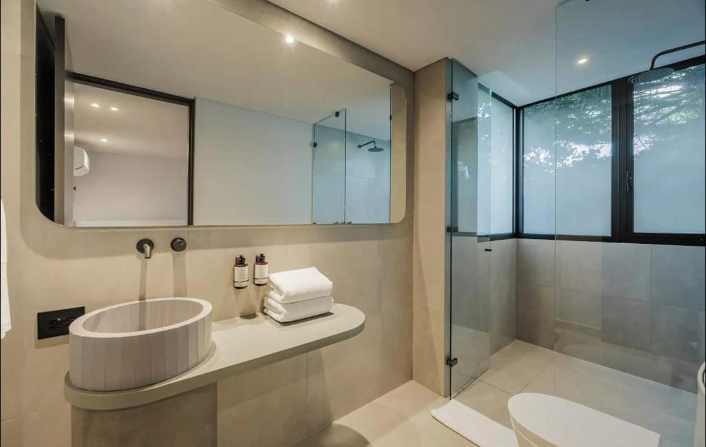 Penthouse con jacuzzi, amplio 5 habitaciones, poblado Medellin - 2