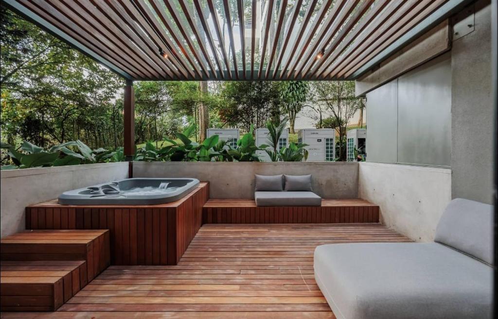 Penthouse con jacuzzi, amplio 5 habitaciones, poblado Medellin - 3