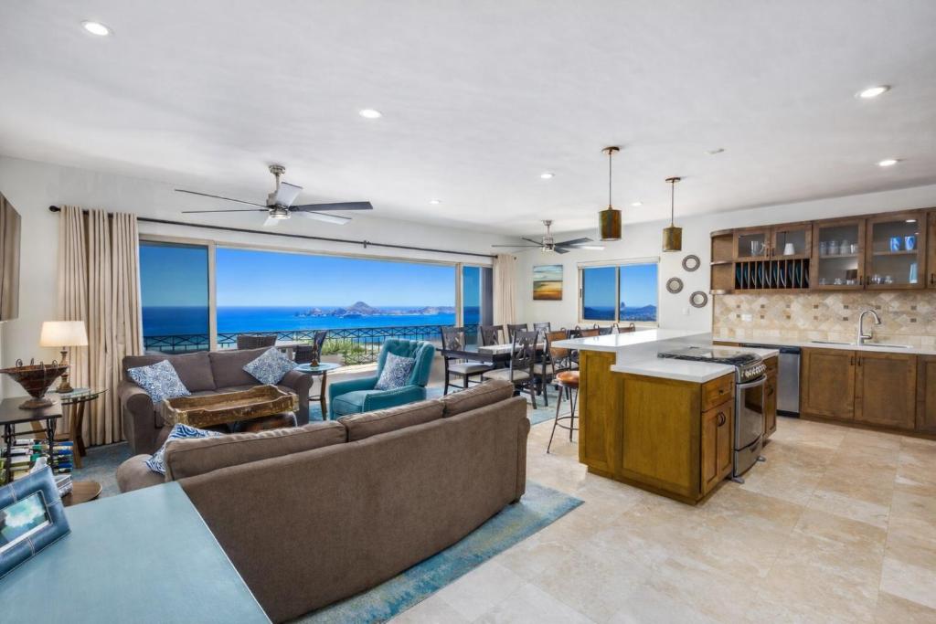 Mesmerizing Ocean & Arch Views King Beds Pool Luxury Family Friendly - 2