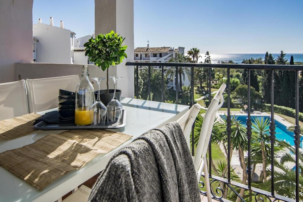 RDM - Stylish Holiday Apartment with Ocean Views - 2