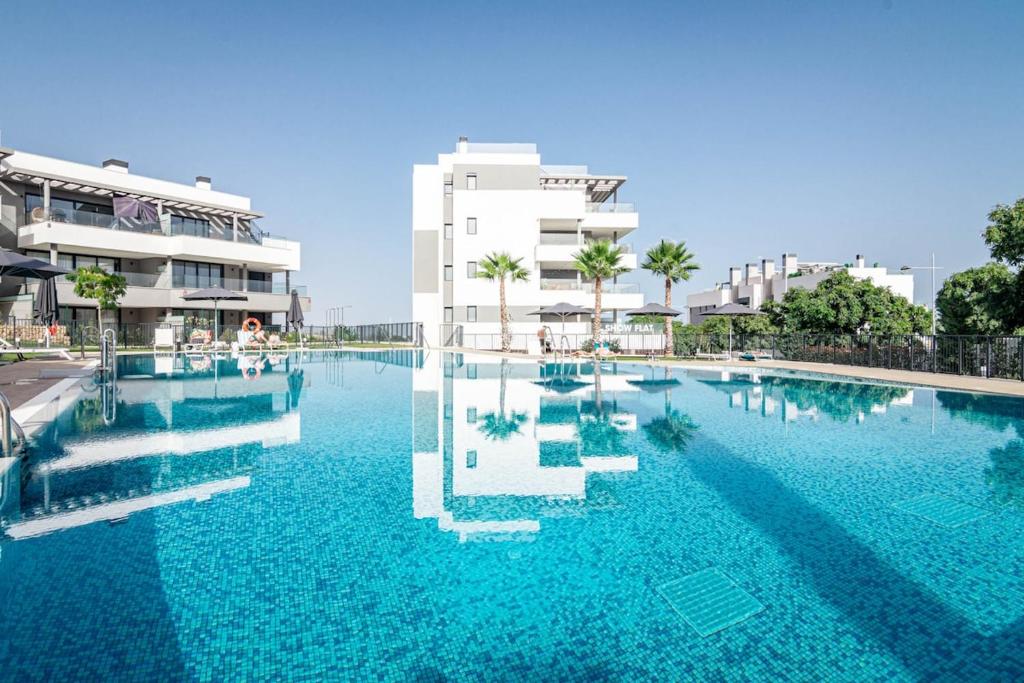 LME9. F2 - Top class flat in Estepona near beach - 2