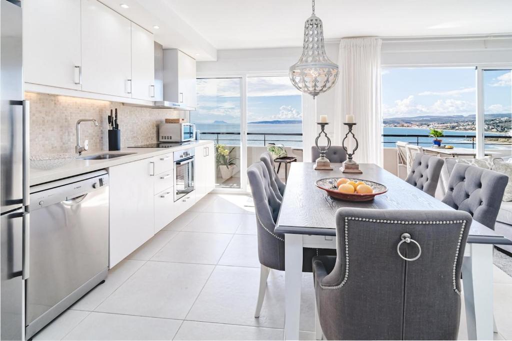 CP - Modern Beachside Apartment in Estepona - 5
