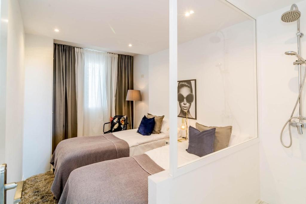 ELD2-Luxury 3 Bedroom Penthouse in Nueva Andalucia - 2