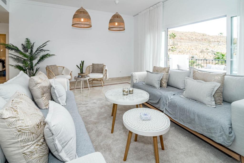 PA18- Stunning flat gym indoor and outdoor pool - 5