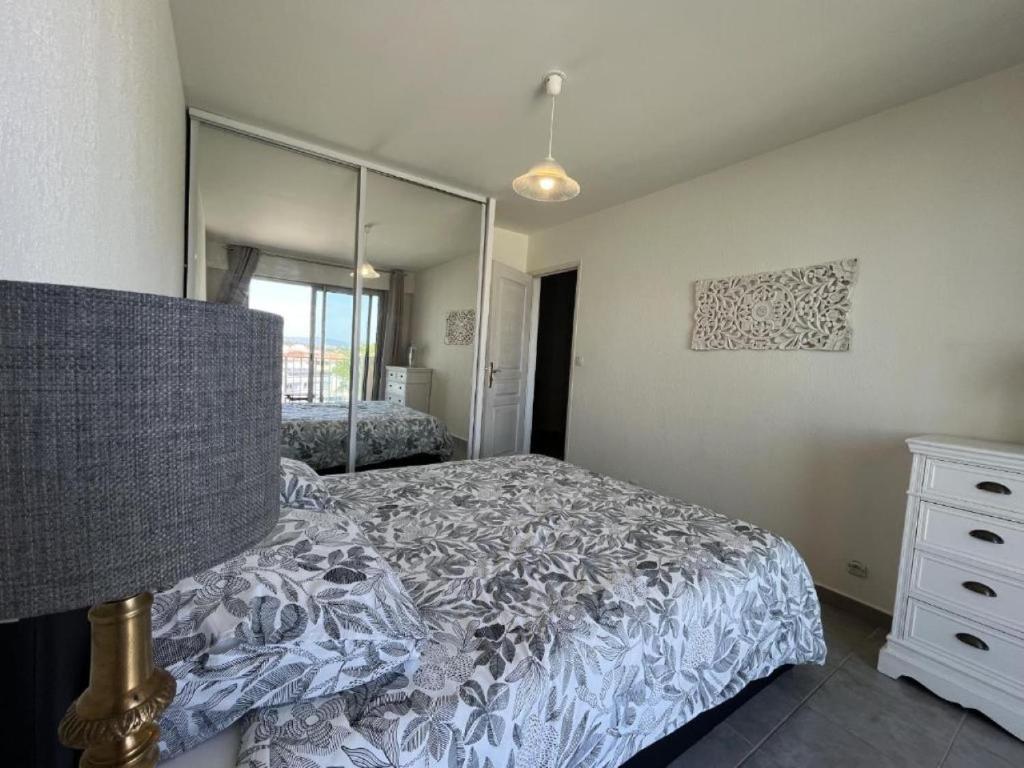 Fréjus, 10min à pieds des plages, appartement T3, 5 pers, entièrement climatisé avec parking privé - 1