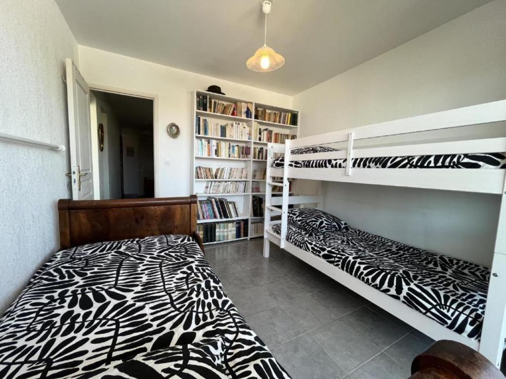 Fréjus, 10min à pieds des plages, appartement T3, 5 pers, entièrement climatisé avec parking privé - 5