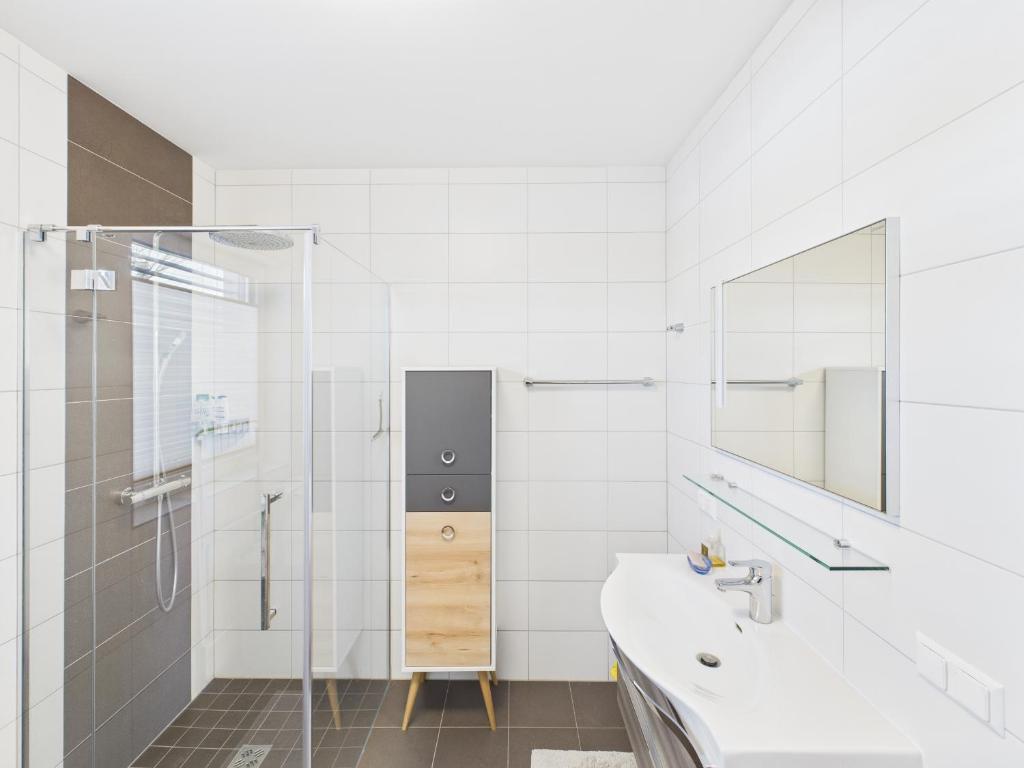 LakeSide Suite - 3
