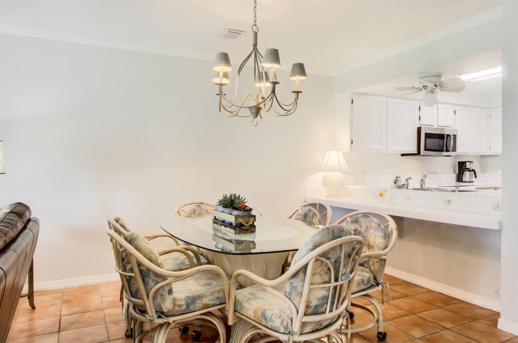 Facilities, 5 C, Three Bedroom Townhome in Destin (FL)