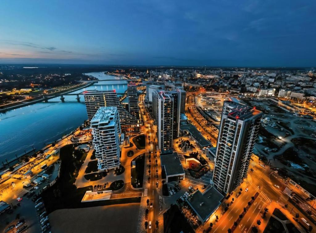 BW Queen Apartman 412-whit free garage parking - 1