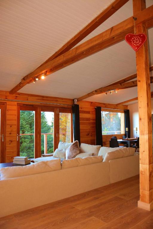 Boutique Alpine Chalet with Panoramic Views - 5