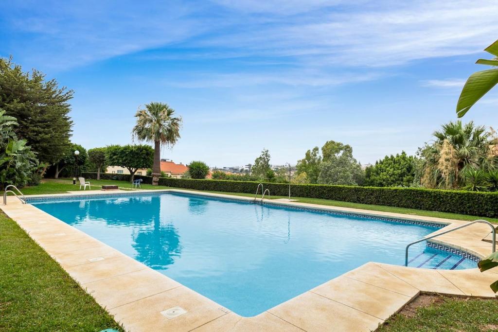 Beautiful 2 bedroom flat with sunny balcony - 2