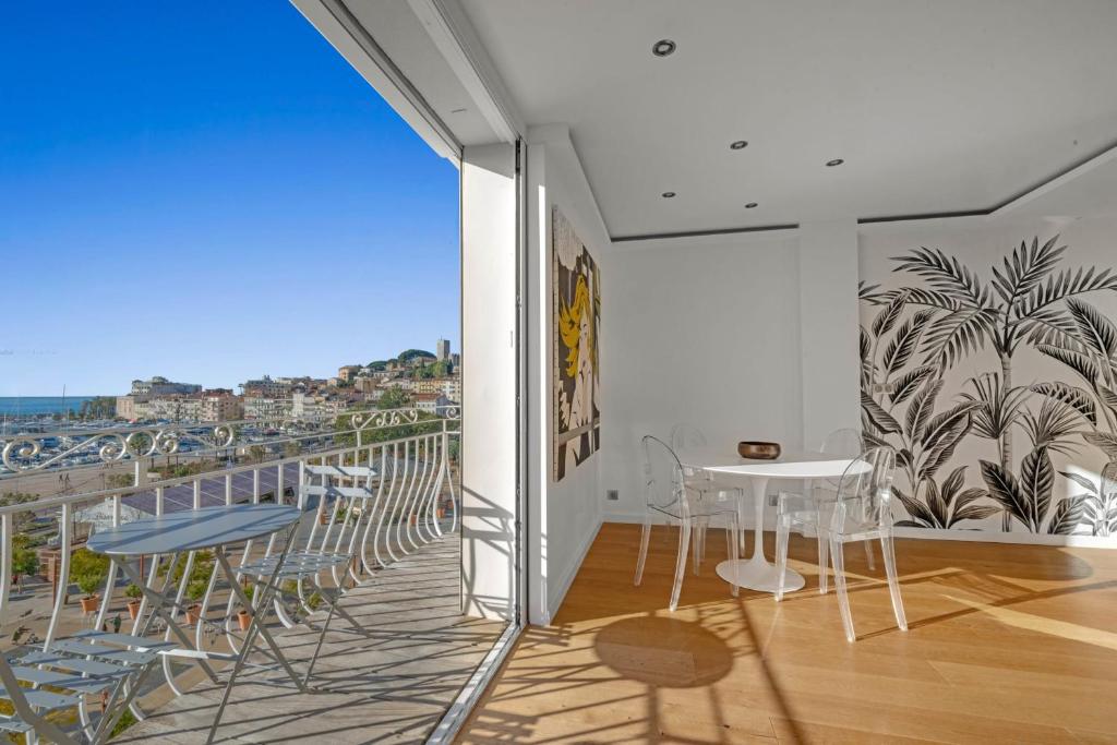 REF 1926 - Cannes Center - Sea view apartment for rent - 4