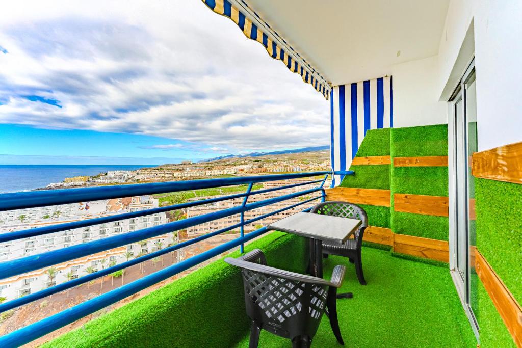 Oceanfront Studio with Private Balcony in Playa Paraíso - 4