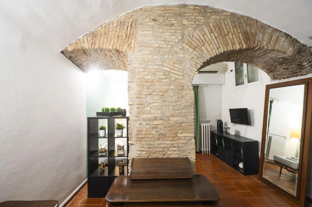 Grotto Apartment by Campo de Fiori - 5