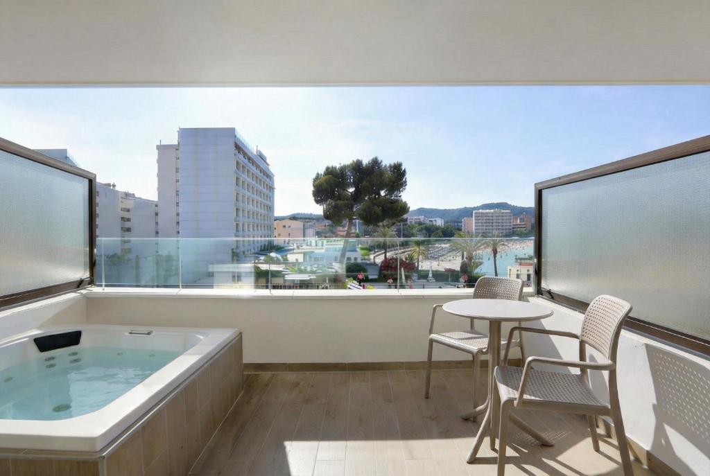 FERGUS Style Tobago - Adults Only — Hotel rooms in Magaluf, Balearic Islands