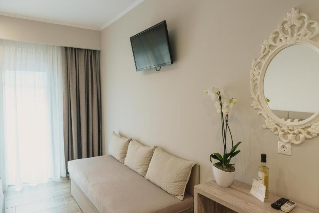 Ammos Beach Seaside Luxury Suites Hotel — Hotel rooms in Olympiaki Akti, Central Macedonia