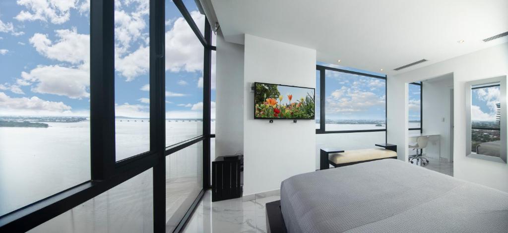 Suite 14 Bellini I, Puerto Santa Ana, Guayaquil - 2