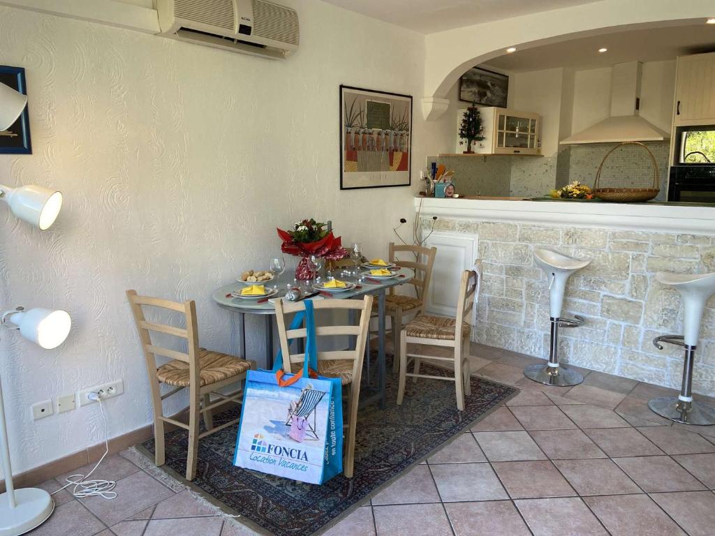 FS290-A00 Appt 2 pièces 4 personnes FREJUS - 1