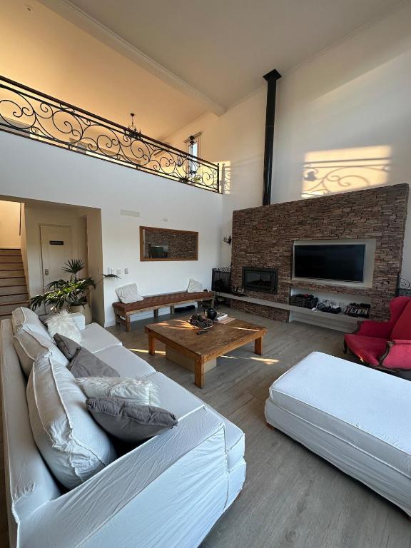 Casa al rio con playa y amarra propia - 2
