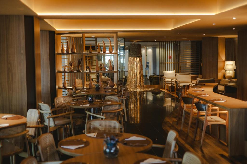 Restaurant, Ritz Lagoa da Anta Hotel & SPA in Maceio