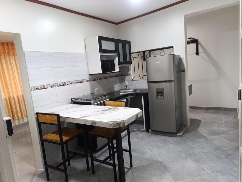 Full Executive-Style Apartment - 1