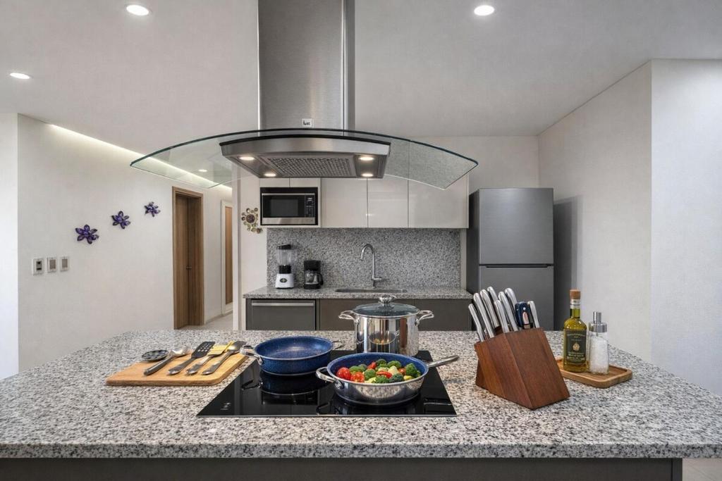 24k Propiedades Premium Condo on Malecon with Ocean View Sleeps 6 - 3