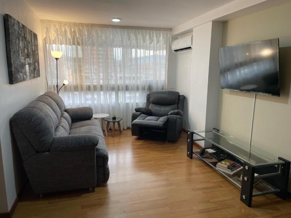 Apartamento en Chacao cerca CC Sambil Wifi Alta Velocidad - 3