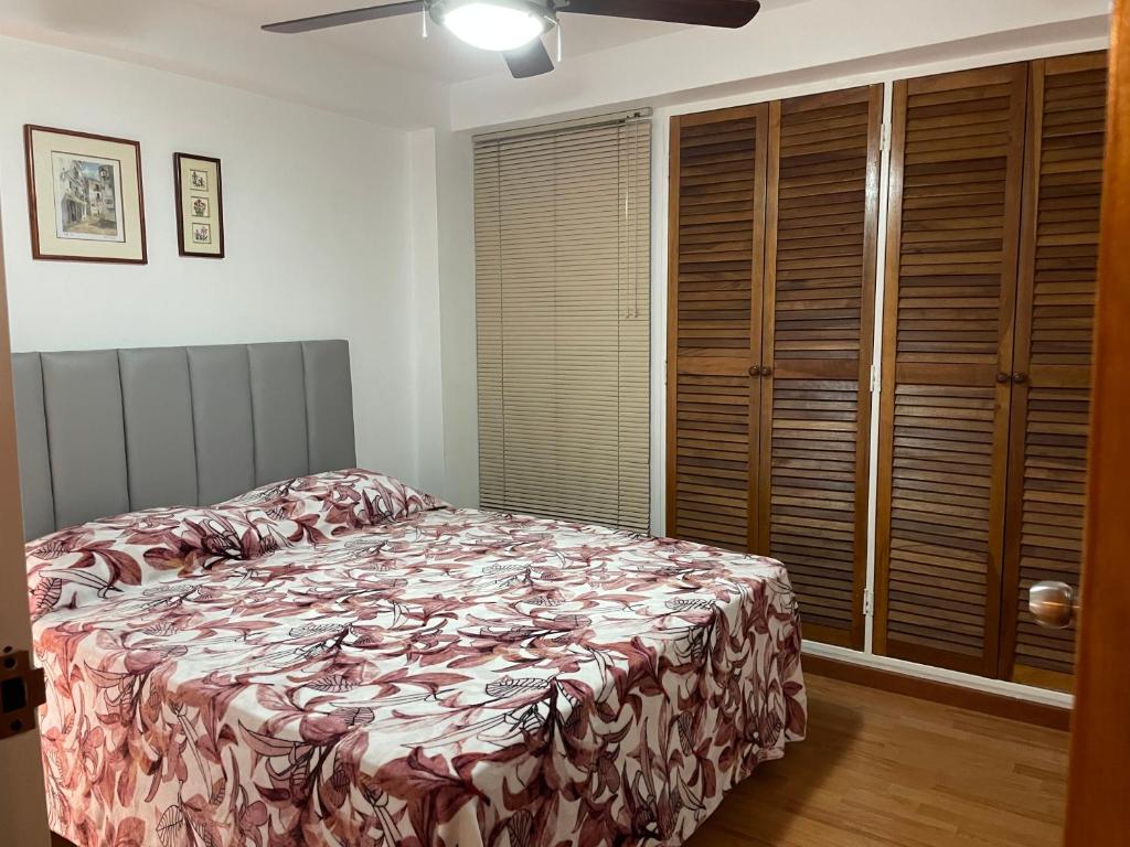 Apartamento en Chacao cerca CC Sambil Wifi Alta Velocidad - 5