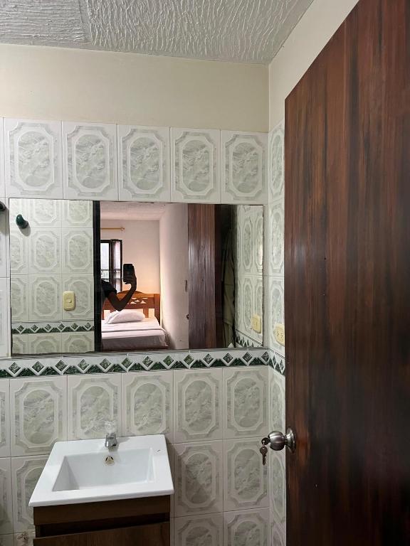 Habitación privada amplia con baño en Santa Marta - 4