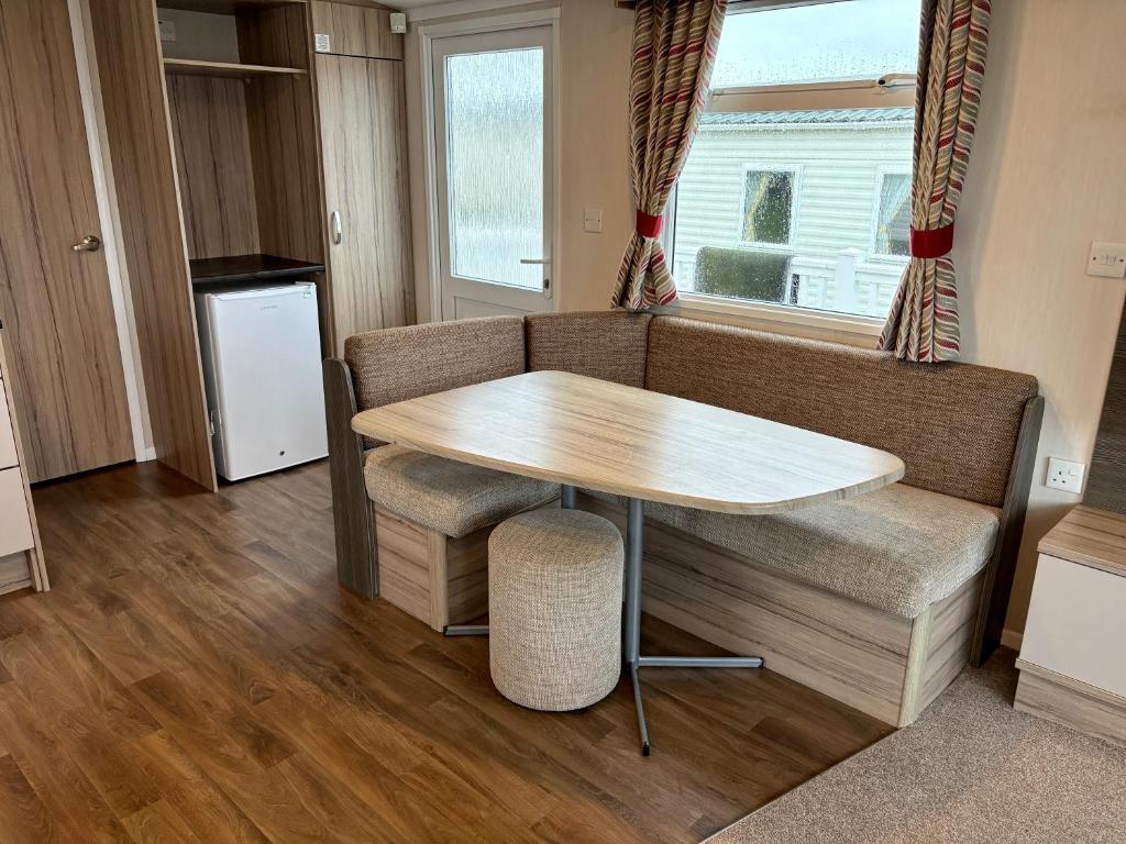 Chesil View Caravan Weymouth - photo 4